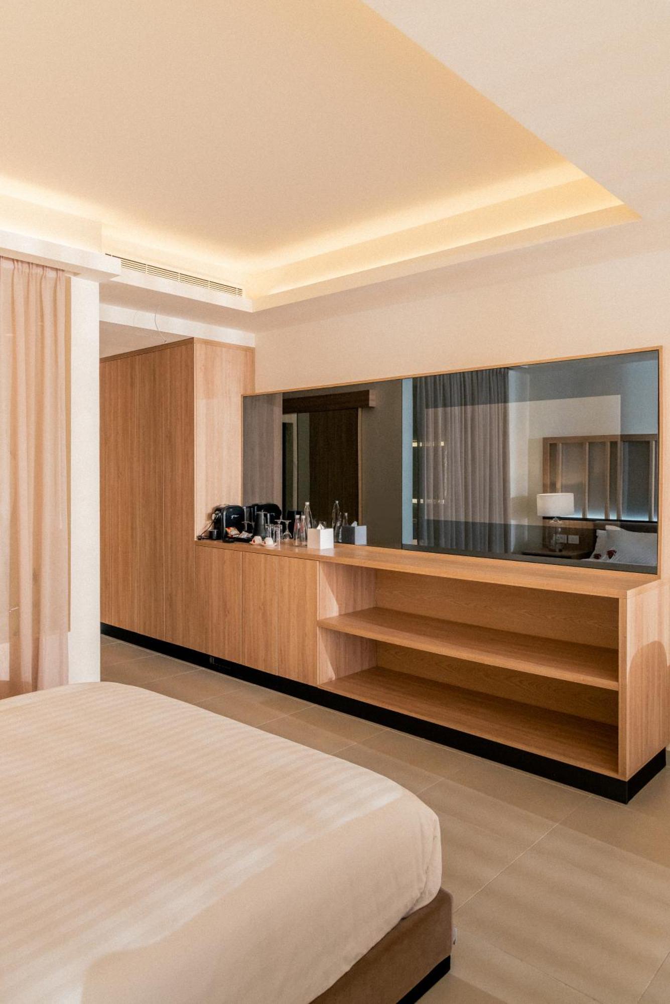 Hotel Saint Georges Beirut Al Marfa' エクステリア 写真
